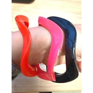 Vintage Black / Pink / Red Set of 3 Swirled / Wavy Bakelite Bangle / Bracelet